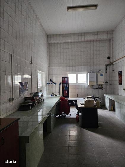 Spațiu comercial, de 2,200 mp, în Central