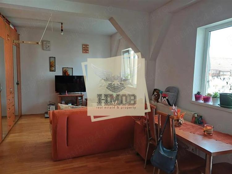 Apartament cu 2 camere semidecomandat, mobilat în Cedonia