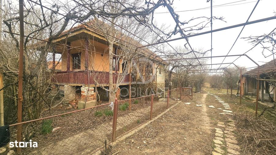 Casă cu 3 camere cu Teren 3019 Mp în Lelești