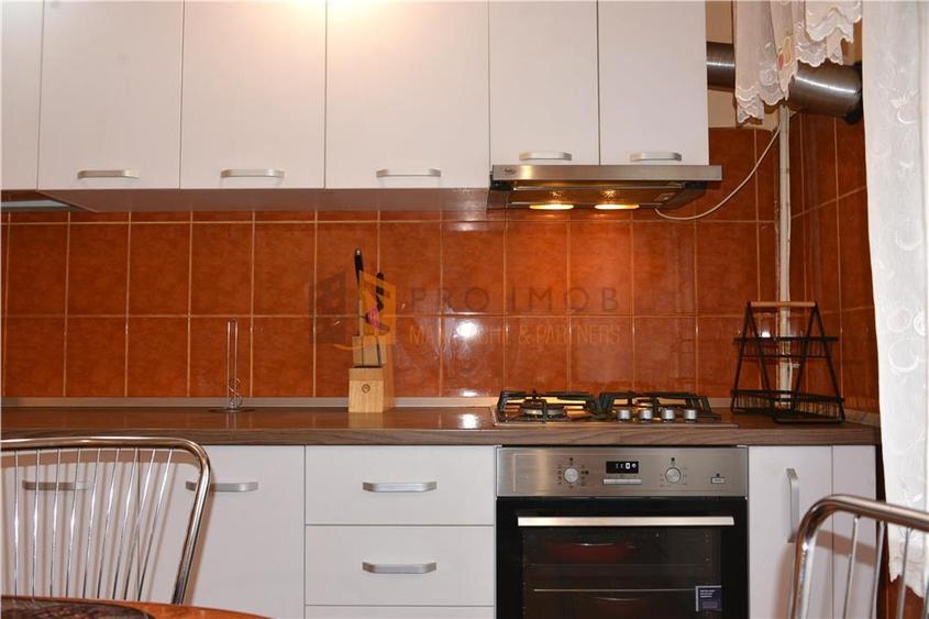 Apartament cu 3 camere decomandat, mobilat în 1 Decembrie