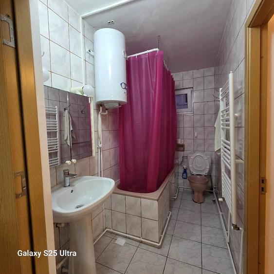 Apartament cu 3 camere semidecomandat în Exterior Vest