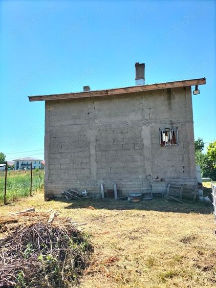 Casă cu 4 camere în Dragomirești-Deal