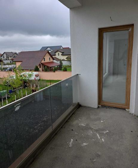 Apartament cu 3 camere decomandat în Exterior Vest