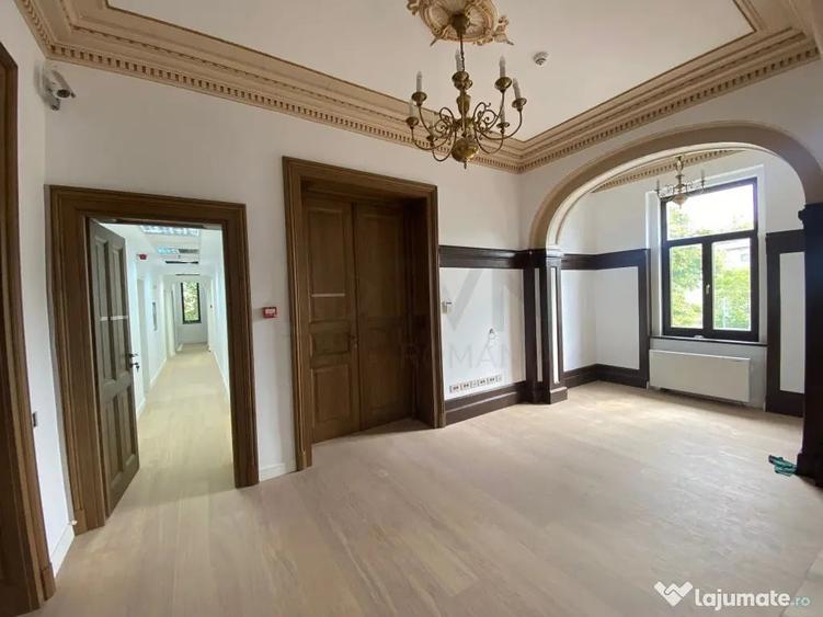 Casă cu 7 camere cu Teren 600 Mp în Grădina Icoanei