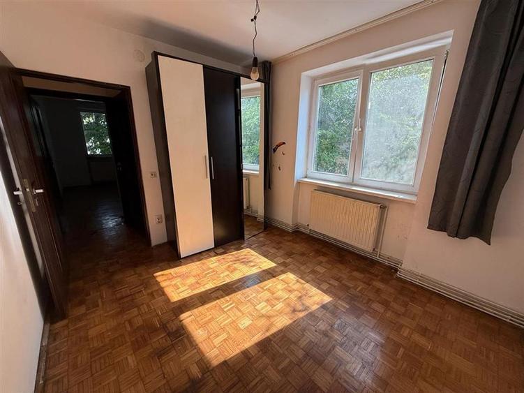 Apartament cu 4 camere decomandat în Hipodrom 2
