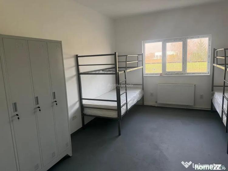 Casă cu 20 camere cu Teren 300 Mp în Central