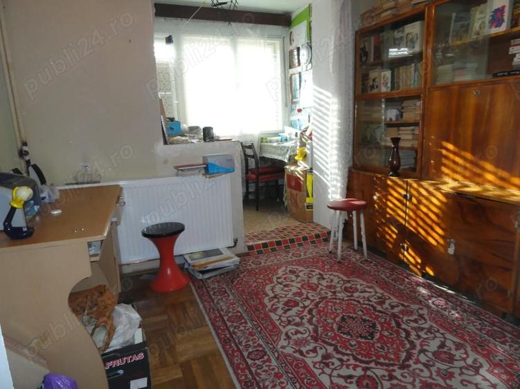 Apartament cu 3 camere decomandat în Central