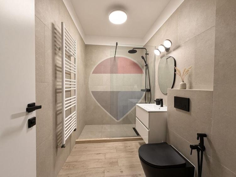 Apartament cu 2 camere semidecomandat, mobilat în Nord