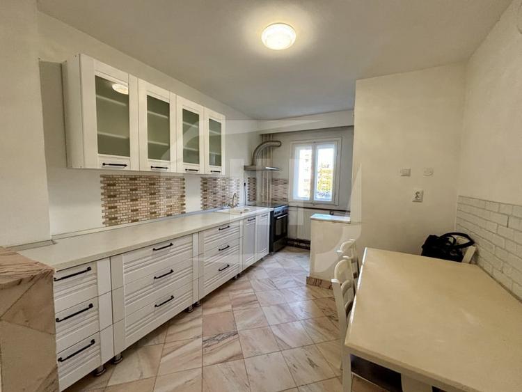 Apartament cu 3 camere semidecomandat, mobilat în Mănăștur