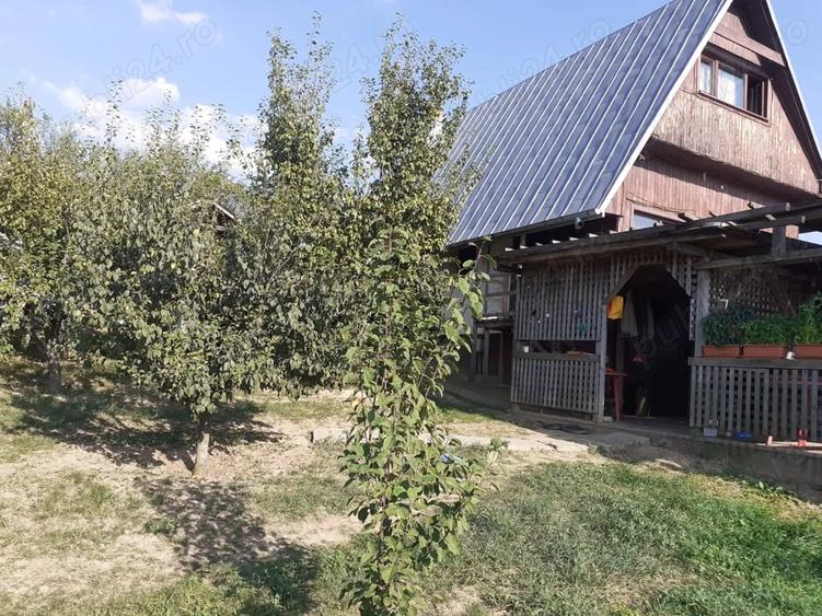 Casă cu 2 camere cu Teren 4000 Mp în Bârnova