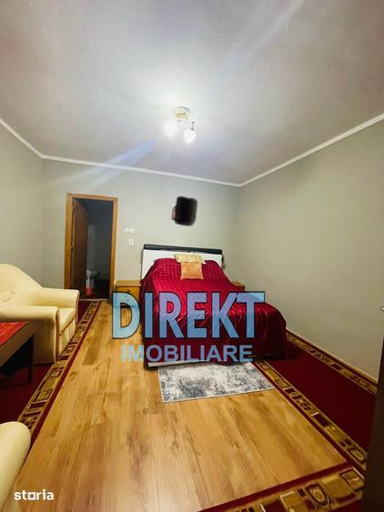 Casă cu 7 camere cu Teren 662 Mp în Teaca