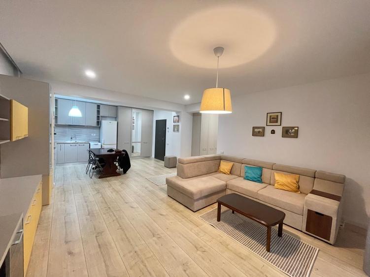 Apartament cu 2 camere decomandat în Sisești