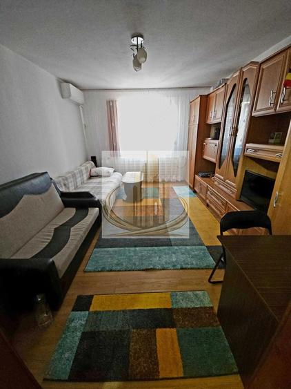 Garsonieră decomandată în Central