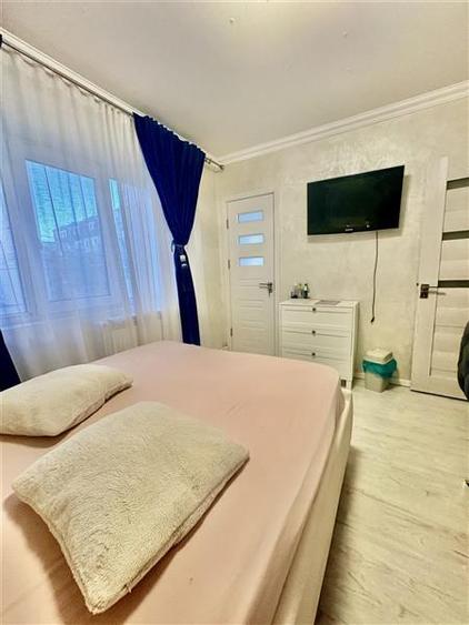 Apartament cu 4 camere decomandat, mobilat în Est