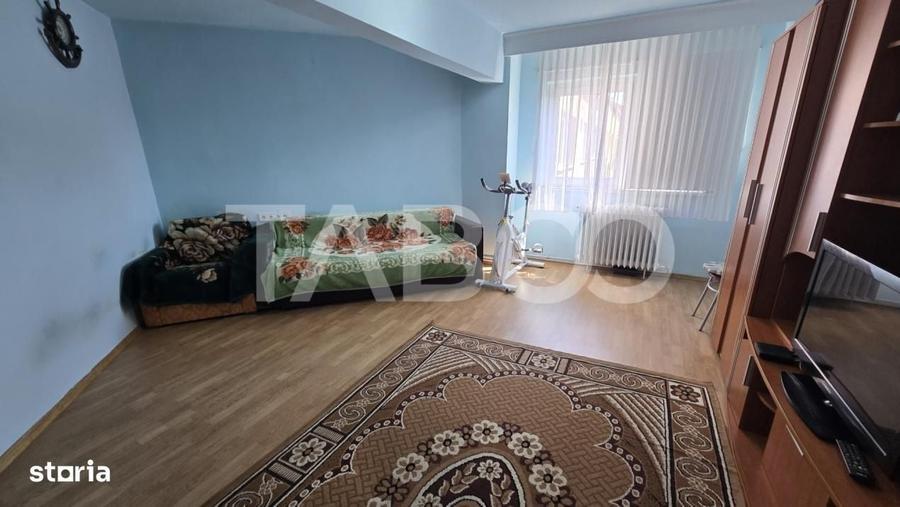 Apartament cu 2 camere decomandat în Ștrand