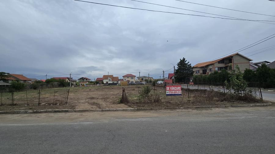 Teren Construcții intravilan de 2289 mp, în Lazu