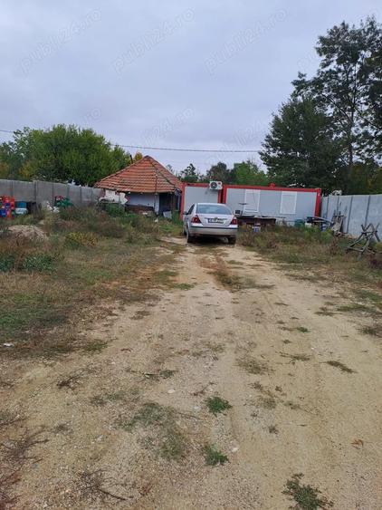 Teren de 4150 mp, în Icoana
