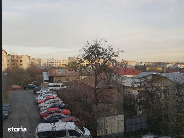 Apartament cu 3 camere decomandat în Cantacuzino