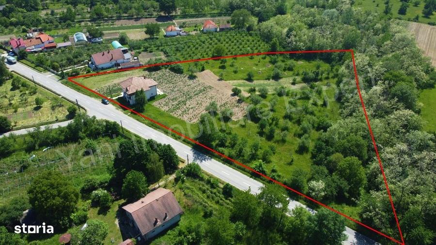 Casă cu 4 camere în Bujoreni
