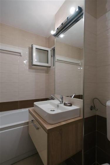 Apartament cu 2 camere decomandat, mobilat în Răcădău