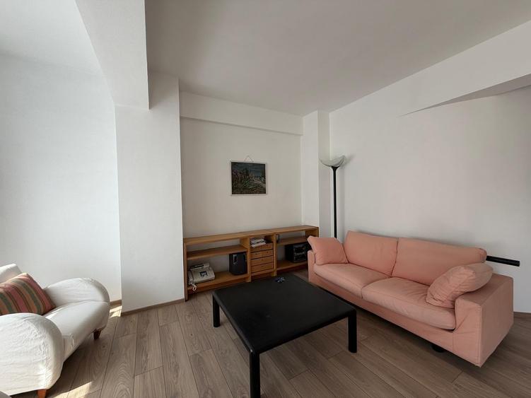 Apartament cu 3 camere decomandat în Dorobanți
