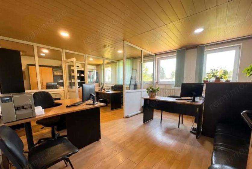 Spațiu comercial, de 1,700 mp, în Central