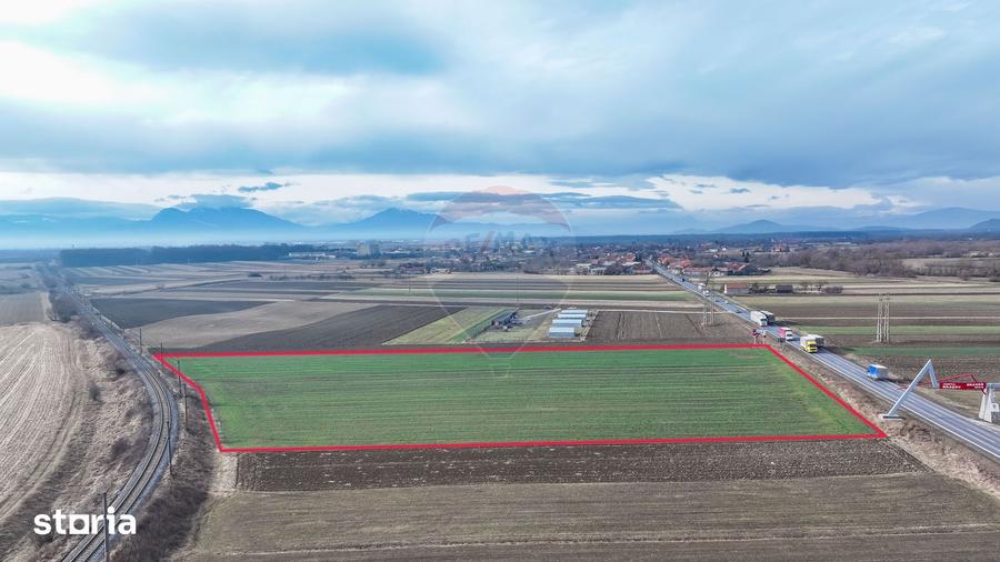 Teren de 5300 mp, în Prejmer