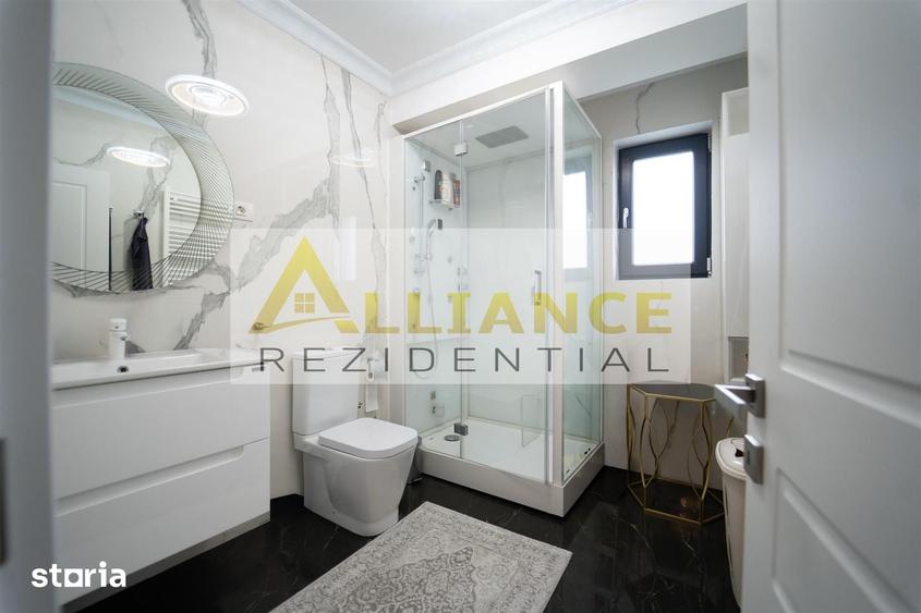 Casă cu 7 camere cu Teren 165 Mp în Central