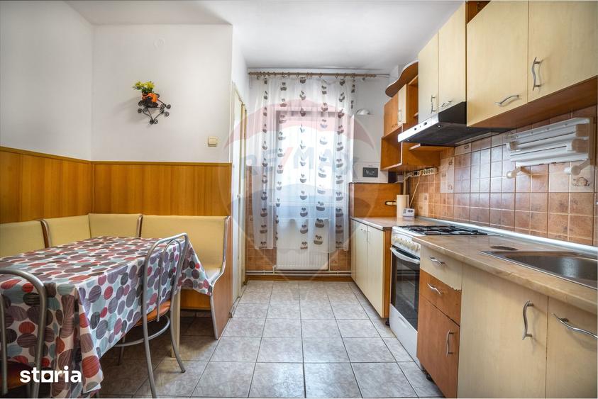 Apartament cu 4 camere decomandat, mobilat în Astra