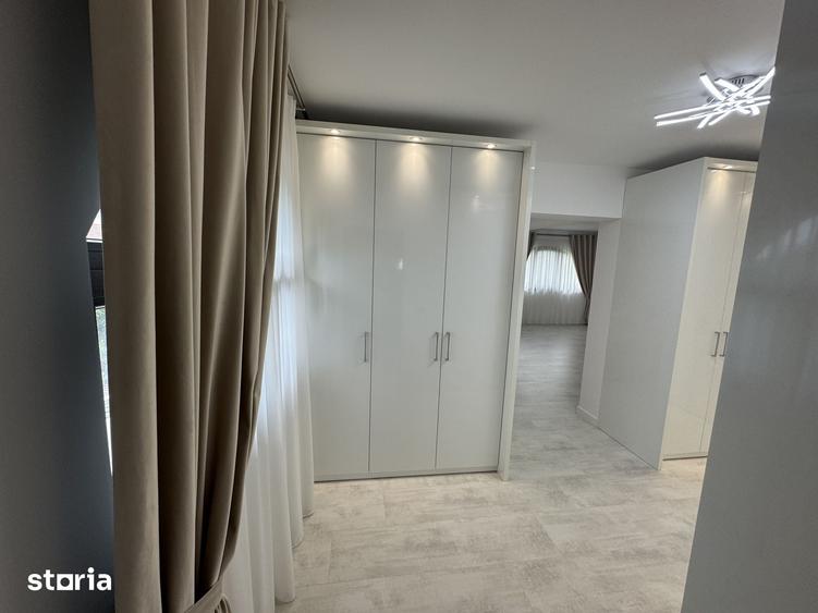 Casă cu 5 camere cu Teren 1213 Mp în Ostroveni