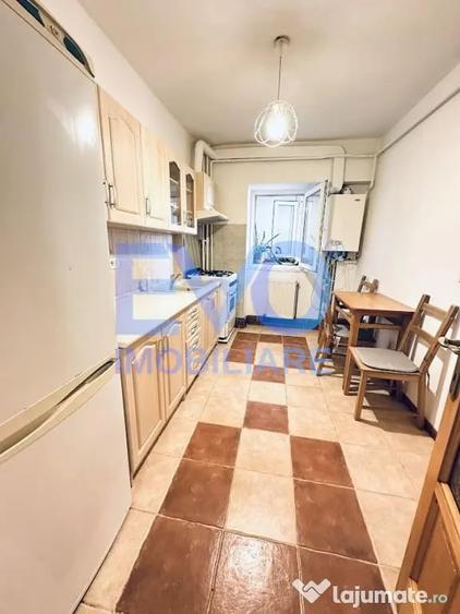 Apartament cu 3 camere decomandat în Gară