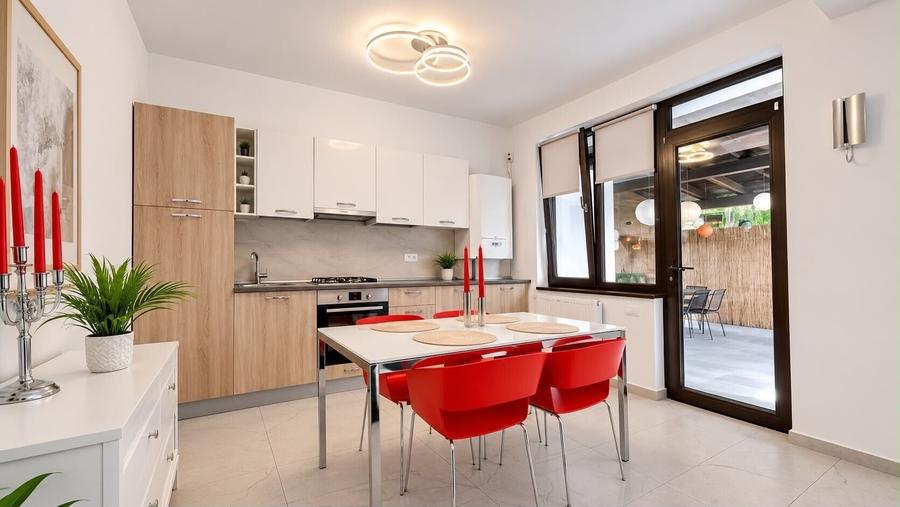 Duplex cu 4 camere cu Canalizare în Iancu Nicolae