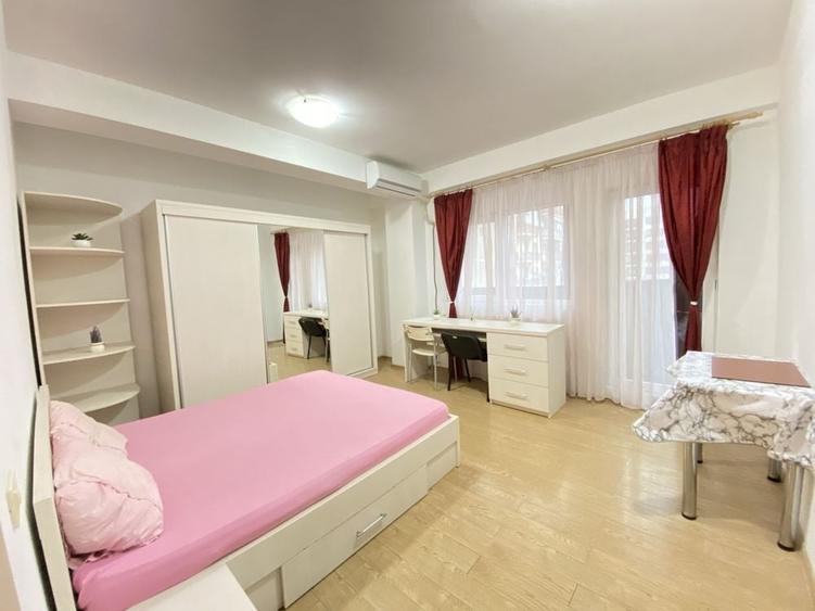 Garsonieră decomandată în Roșu