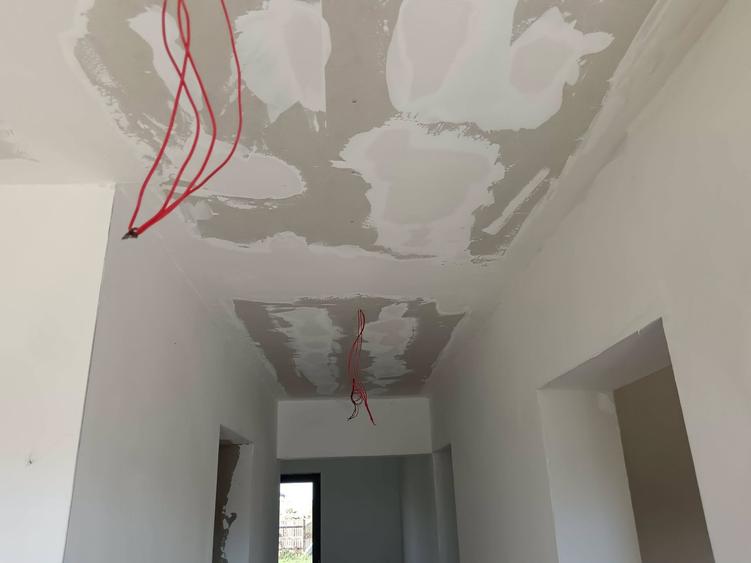 Casă individuală cu 3 camere cu Teren 1400 Mp în Tutova