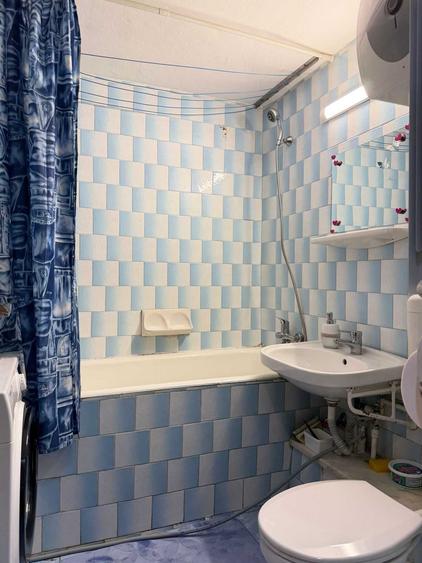 Apartament cu 3 camere decomandat în Nufărul