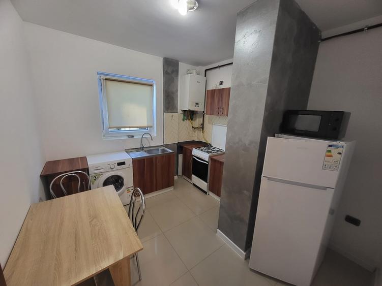 Apartament cu 2 camere decomandat în Europa