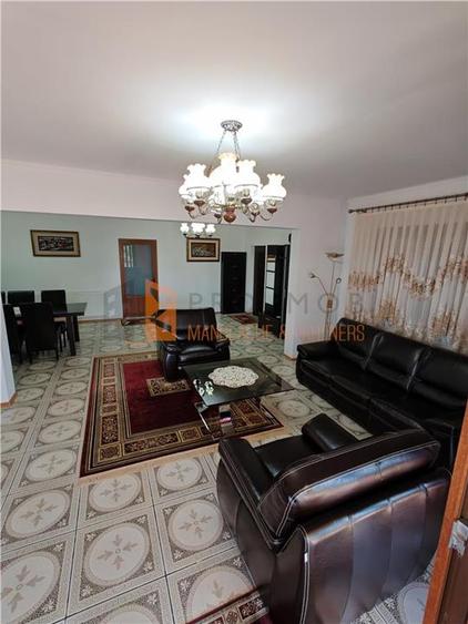 Casă individuală cu 5 camere cu Garaj în Pântecani