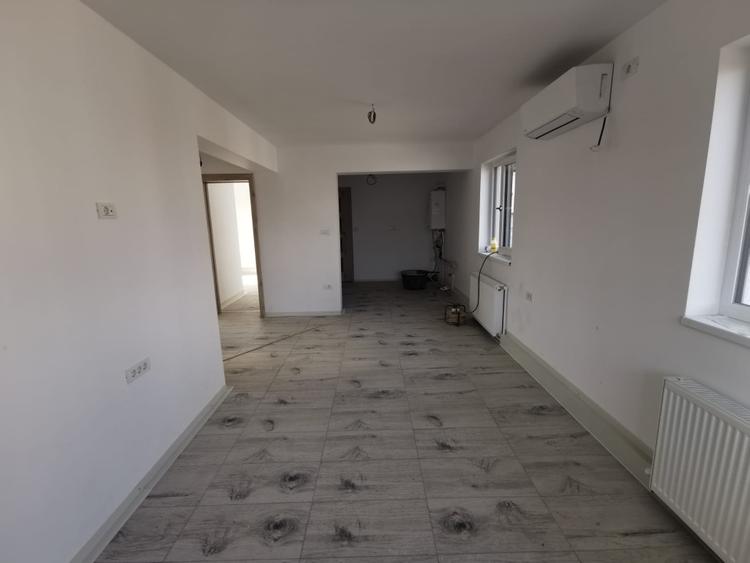 Casă individuală cu 3 camere cu Canalizare în Lumina