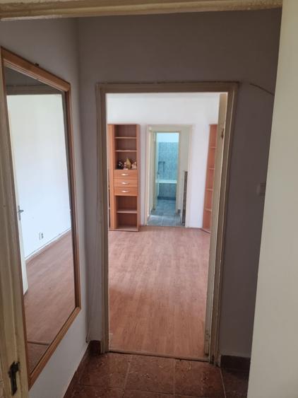 Apartament cu 2 camere semidecomandat în Dumbrăvița
