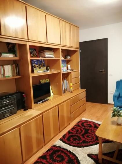 Apartament cu 3 camere decomandat, mobilat în Satu Nou