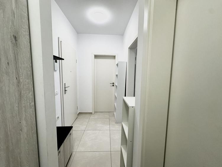 Apartament cu 2 camere decomandat, mobilat în Tractorul