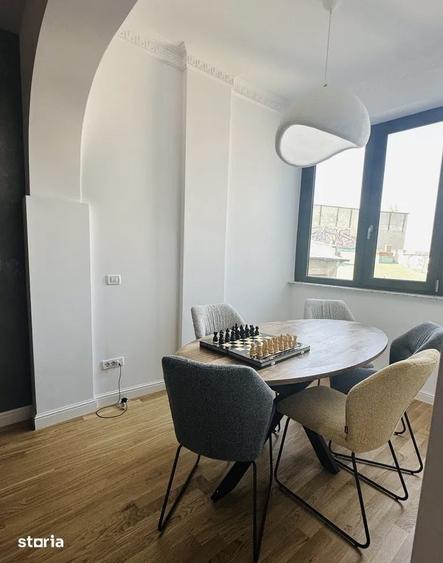 Apartament cu 4 camere în Victoriei