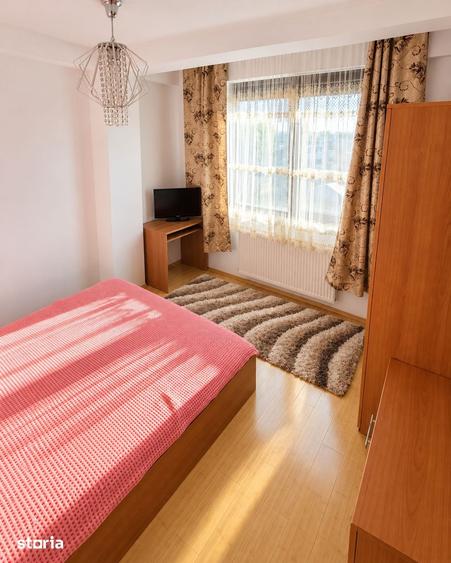 Apartament cu 2 camere decomandat în Pajura