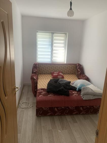 Apartament cu 3 camere decomandat în Exterior Vest