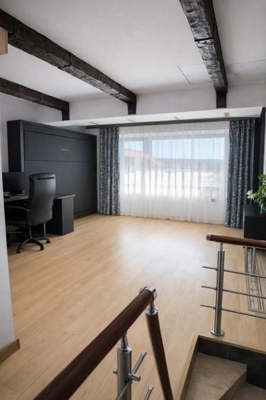 Duplex cu 5 camere cu Canalizare în Industriilor