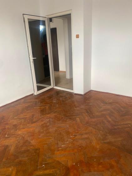 Apartament cu 2 camere decomandat în Km 4-5