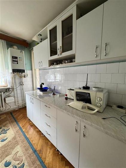 Apartament cu 4 camere decomandat, mobilat în Micul Dallas