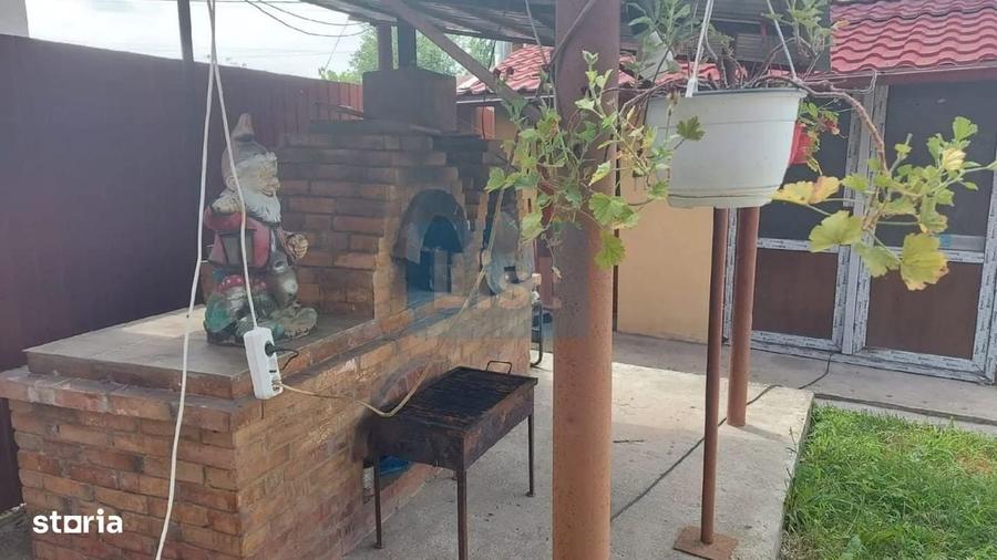Casă cu 4 camere în Ciocadia