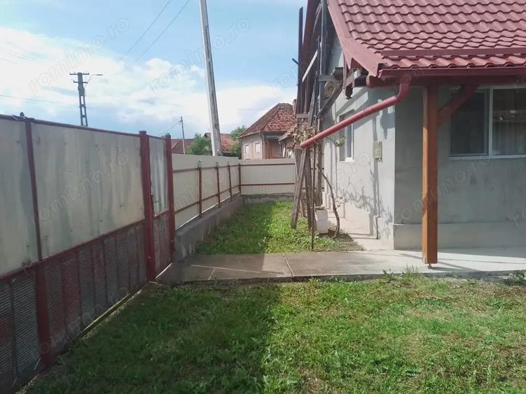 Casă cu 2 camere în Almașu