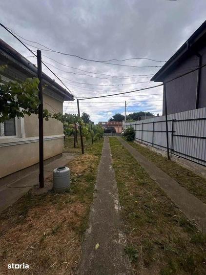 De vanzare casa in Roman, zona Pietei Mari, teren drept de 1300mp - 9